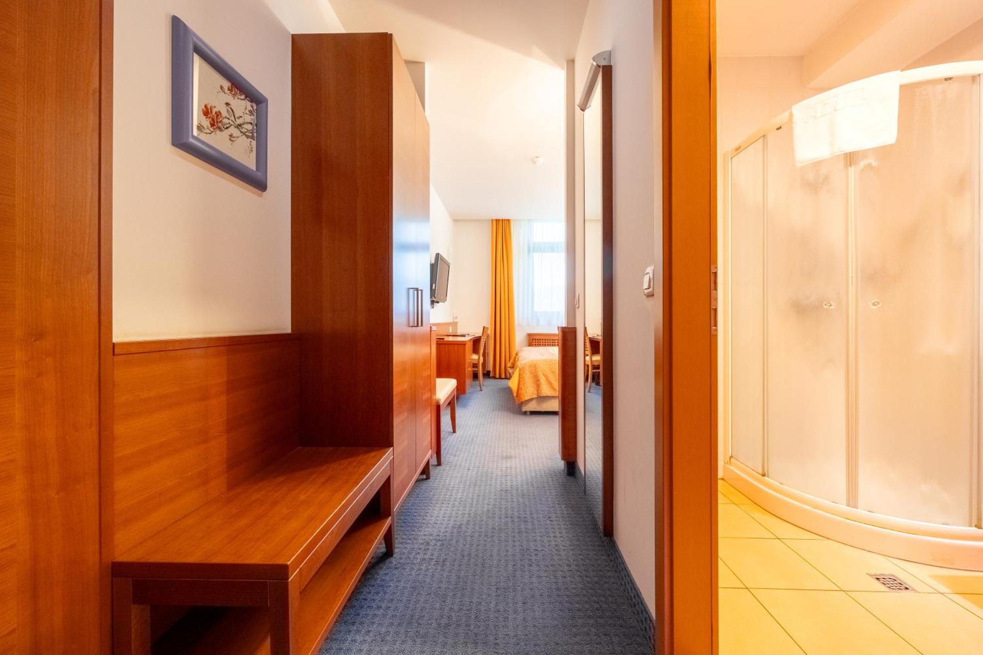 Hotel Garni Azul Kranj